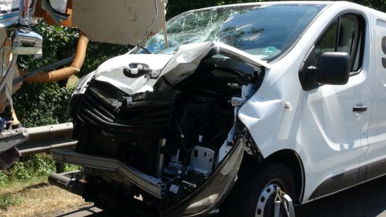Unfall Wohnwagen A61