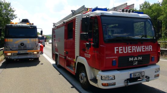Unfall Wohnwagen A61