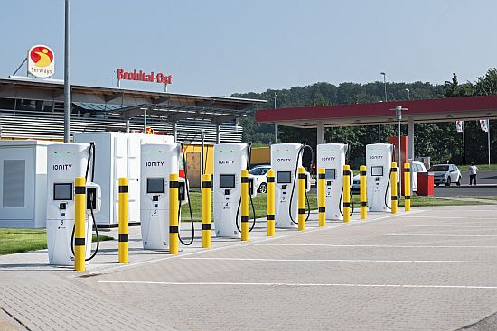 Bundesweit schnelleste Aufladestation für E-Autos im Brohltal in Betrieb genommen