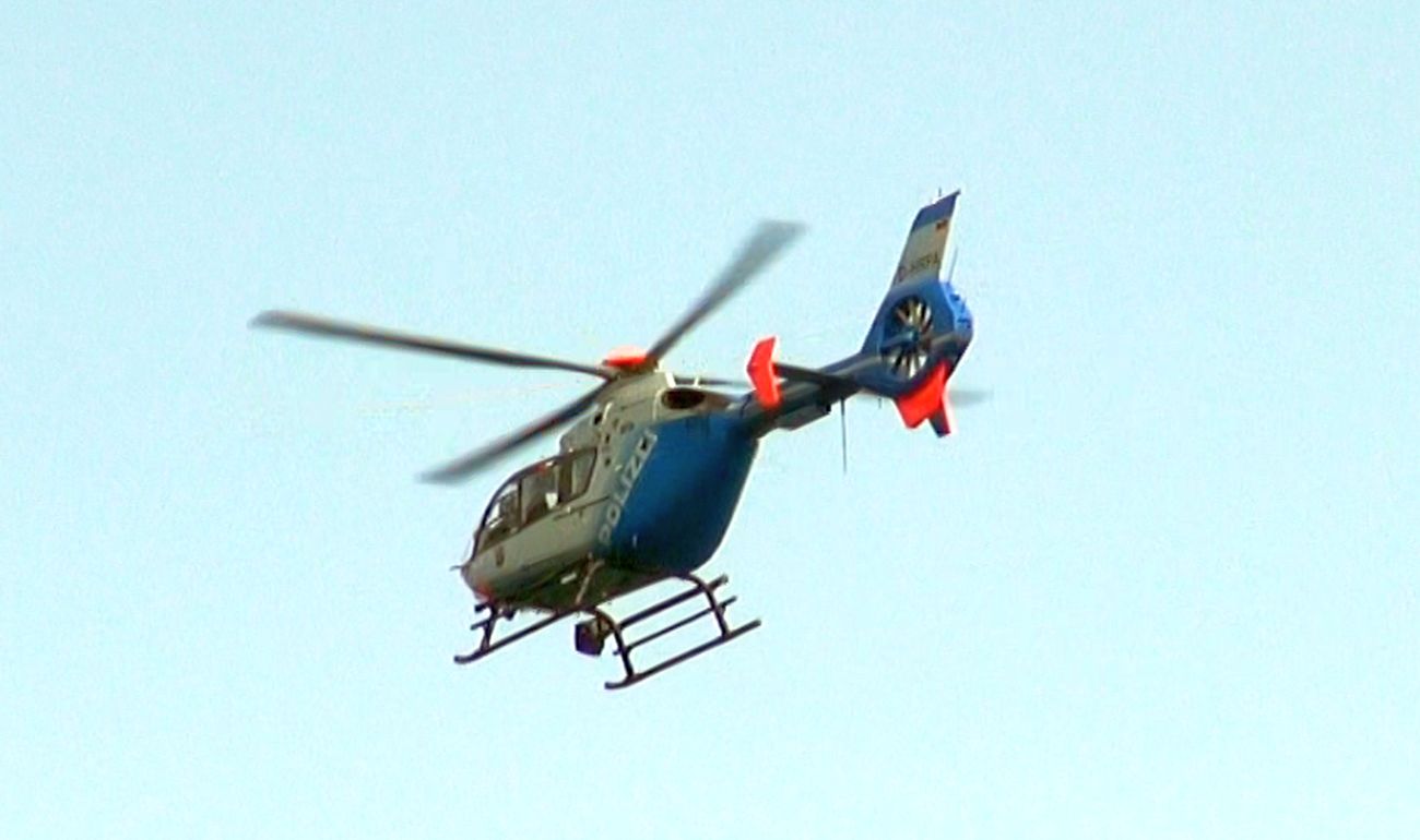 Polizei fahndet mit Hubschrauber nach Einbrechern 3 Männer auf der Flucht