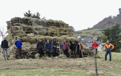 Hainer Jugend baute Martinsfeuer auf