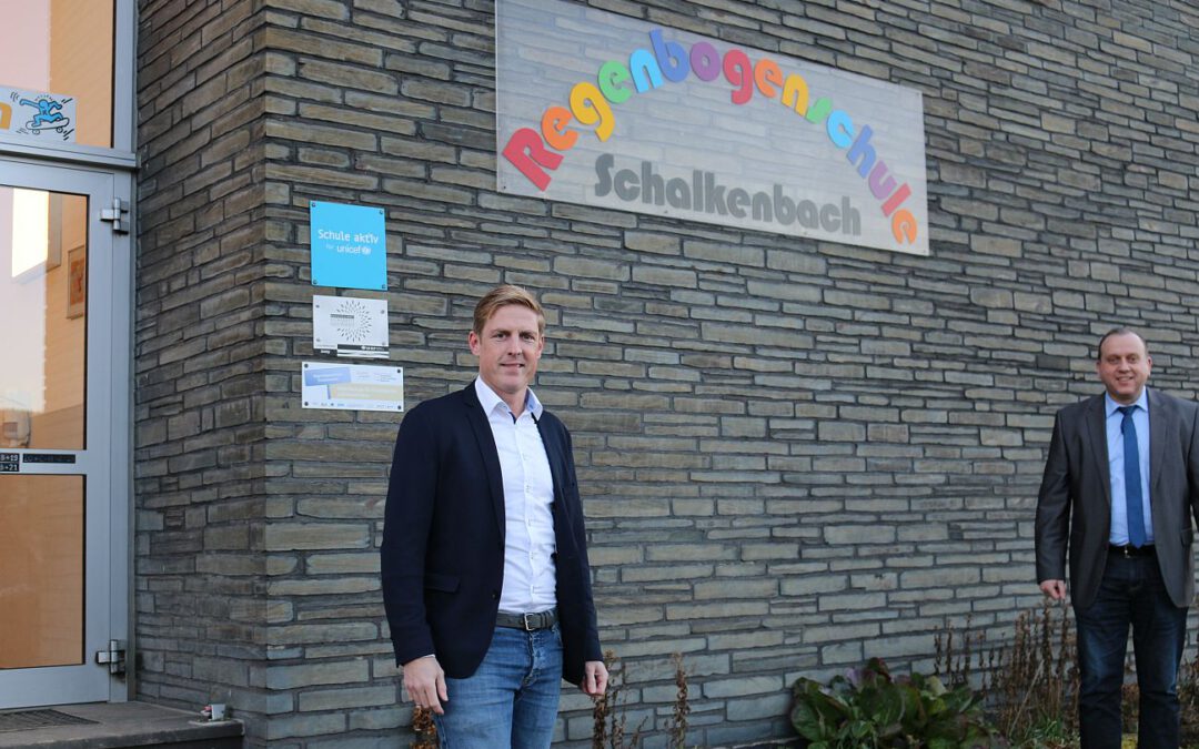 Zukunftsorientierte Erweiterung der Grundschule in Schalkenbach Landratskandidat Christoph Schmitt begrüßt Planung zum Einbau von Luftfilter