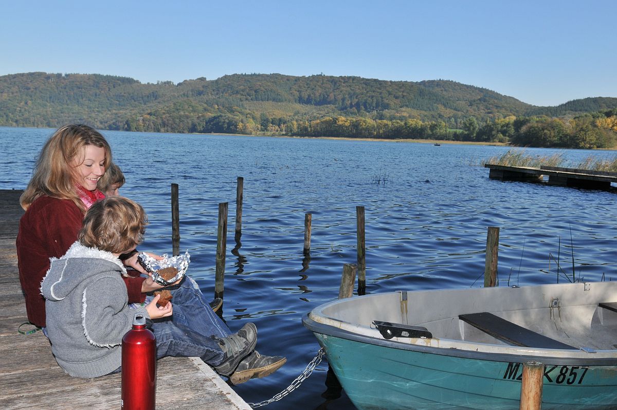 Jetzt voten: Laacher See zum beliebtesten See Deutschlands wählen Mehrfach die Nr.1 in Rheinland-Pfalz