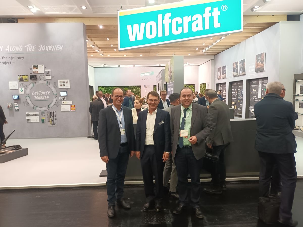 Bürgermeister Johannes Bell besucht die Firma wolfcraft GmbH in Köln Internationalen Eisenwarenmesse