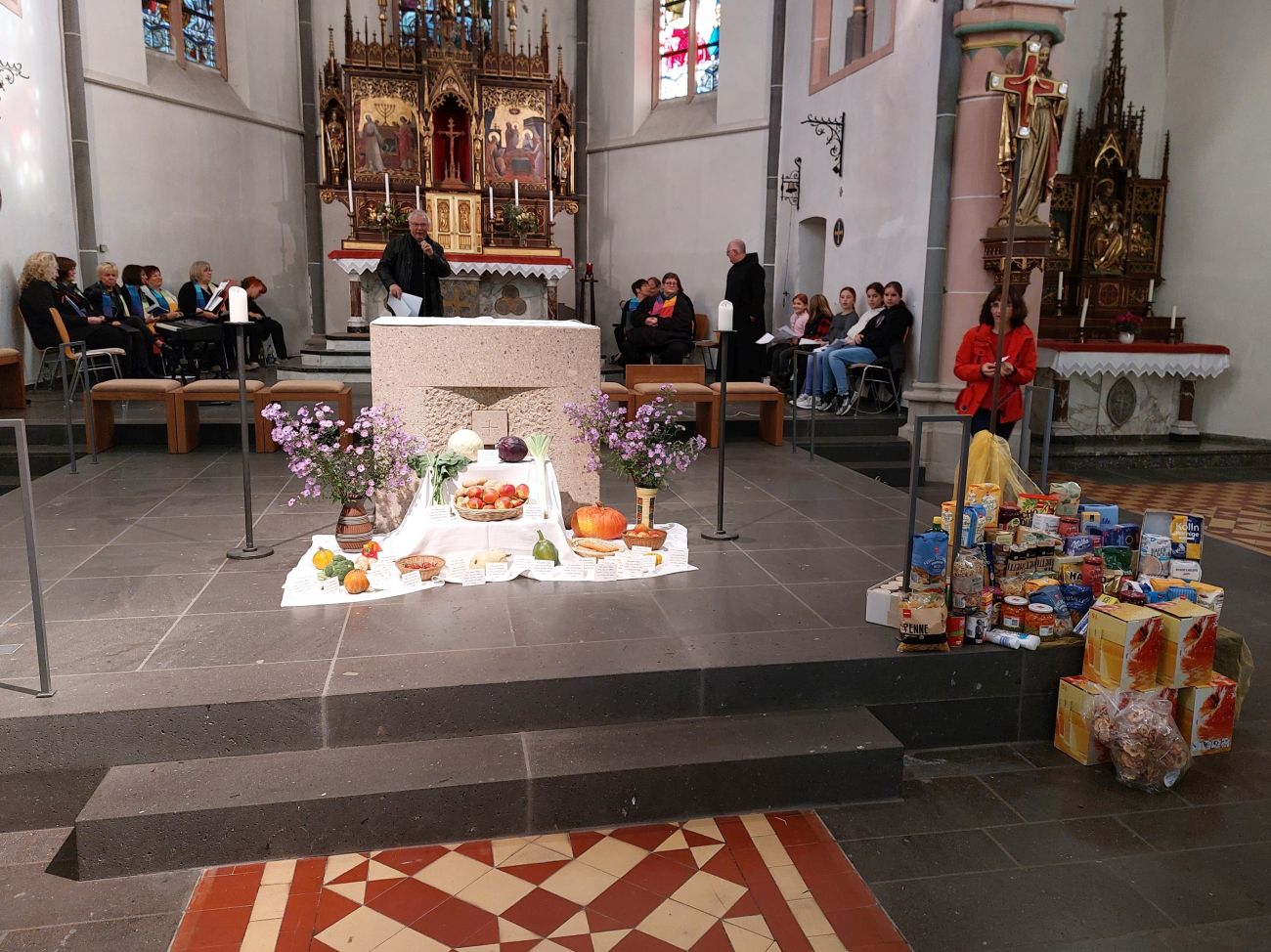 Erntedankgottesdienst in Burgbrohl zugunsten der „Tafel Ahrweiler“ Auf Spenden angewiesen