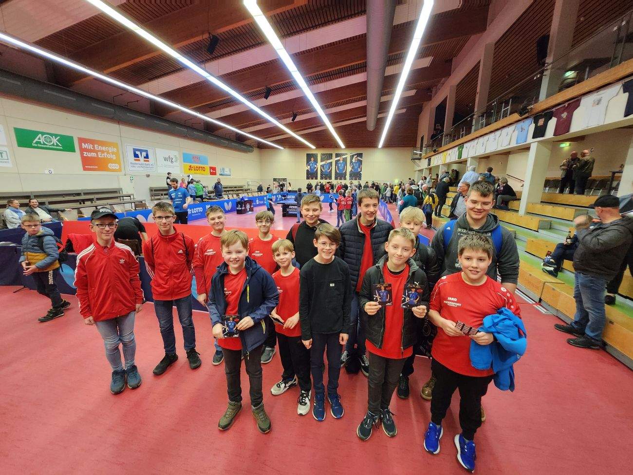 Zissener Tischtennis-Jugend besucht den TTC Zugbrücke Grenzau Zur Unterstützung