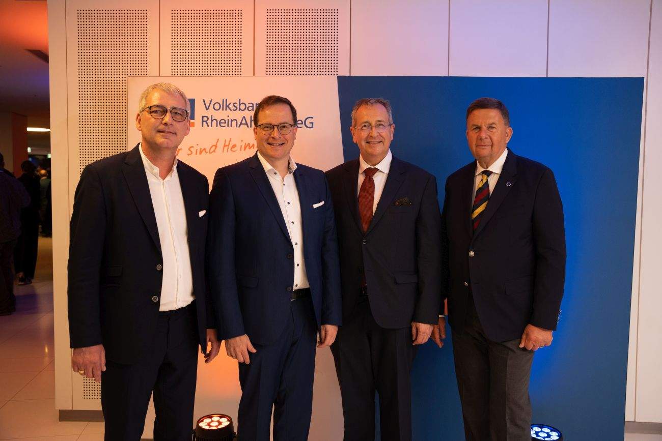 Voba RheinAhrEifel eG beschließt Fusion mit VR Bank Rhein-Mosel eG Wird zur VR Bank RheinAhrEifel eG