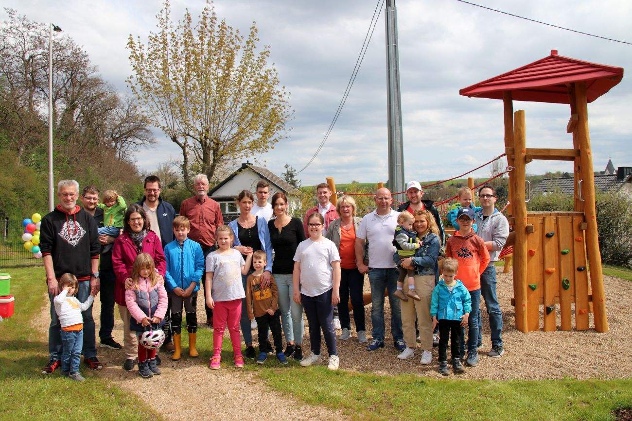 Gelungener Spielplatz in Niederzissen feierlich eröffnet 2 Jahre Umbauarbeiten