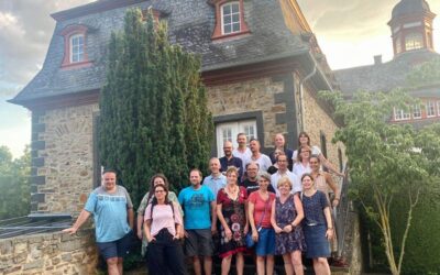 Grundschulklassen Burgbrohl feiern Wiedersehen nach 39 Jahren An Tagen wie diesen...