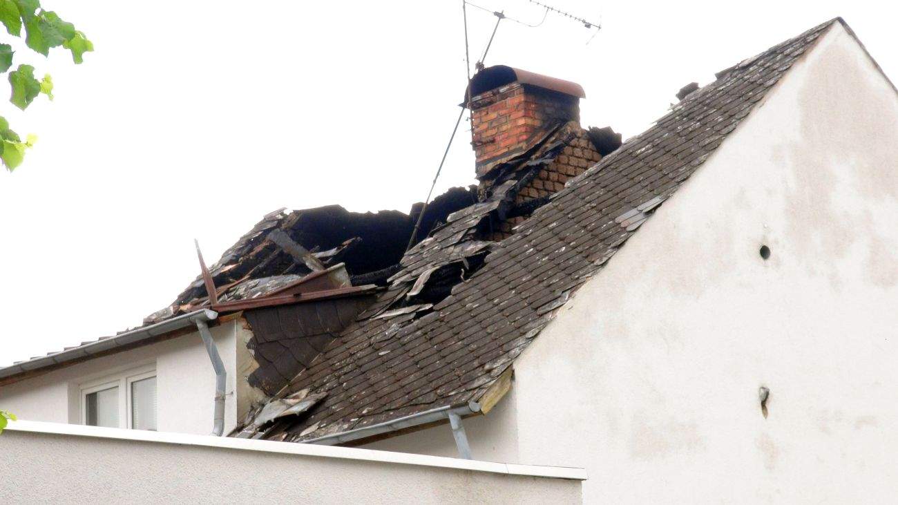 Wohnhaus brennt nachts in Kempenich Bei Löscharbeiten Cannabis-Indoor-Plantage gefunden