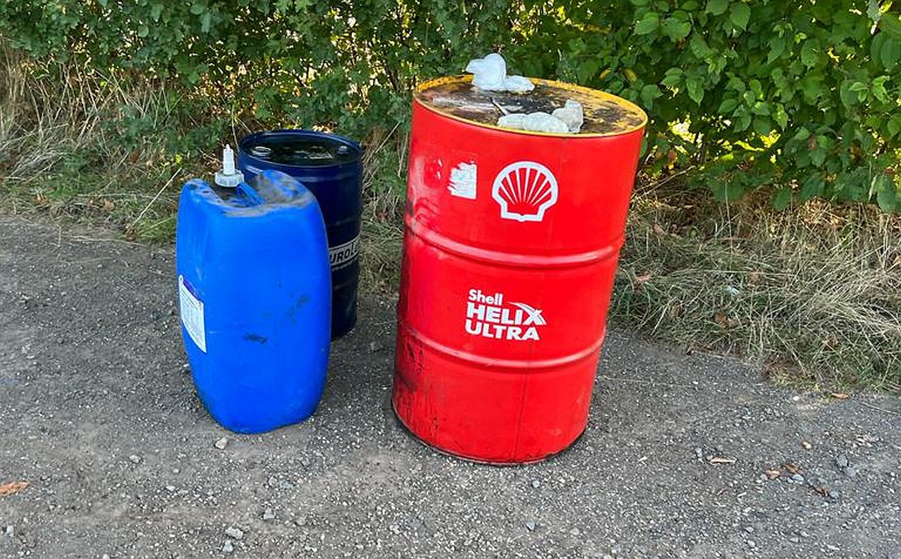 Unbekannte Person entsorgt über 300 Liter Altöl am Bausenberg Fast täglich Schäden durch Vandalismus oder illegale Müllentsorgungen in Niederzissen