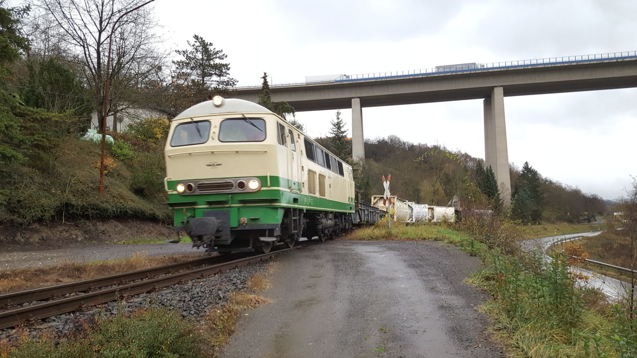 Nach Brückensanierung: Güterverkehr im Brohltal ist zurück auf der Schiene Brohltalbahn bietet moderne Logistiklösung