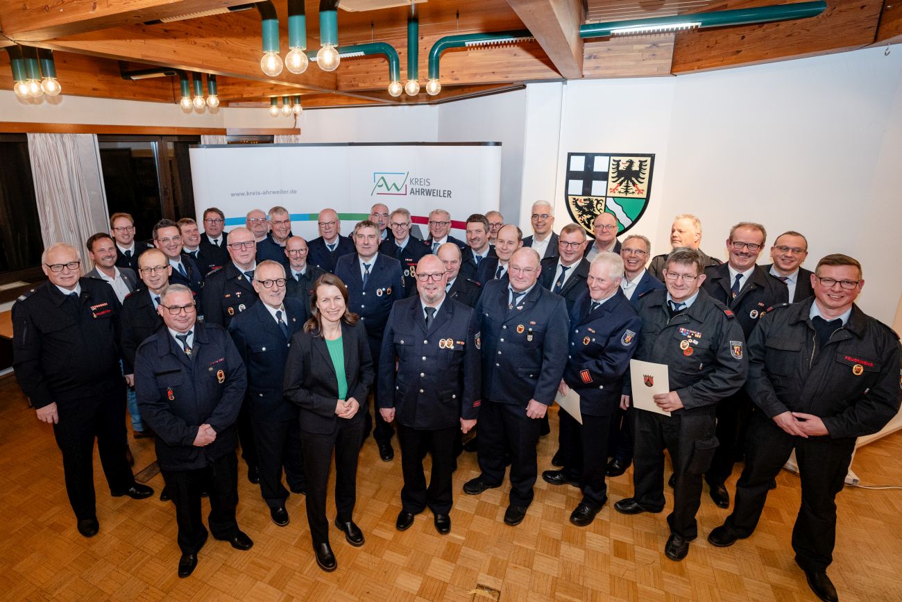 6 Feuerwehrkameraden aus dem Brohltal bekamen Feuerwehr-Ehrenzeichen Bis zu 45 Jahre bei der Feuerwehr