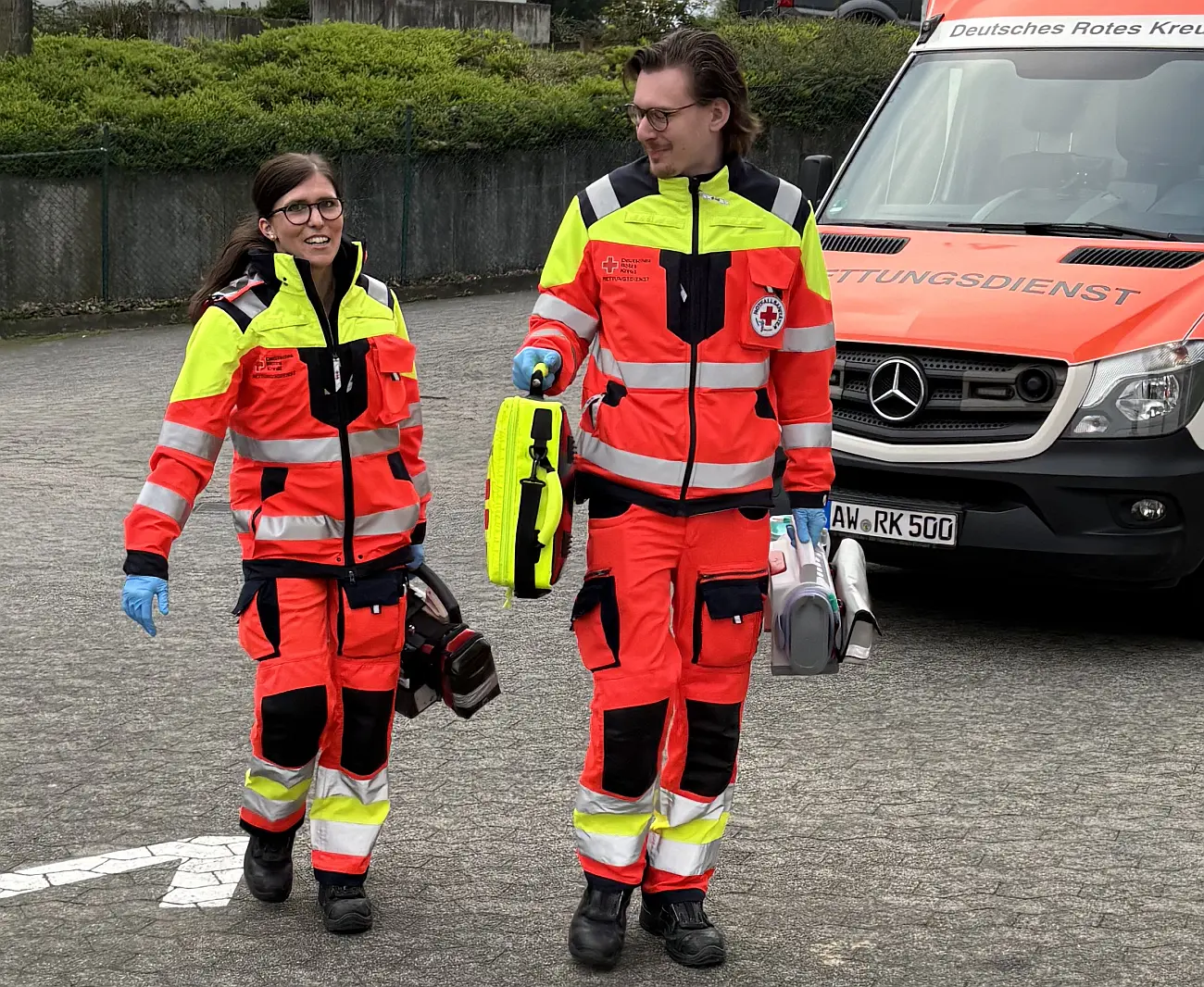 Neue Einsatzkleidung für den DRK-Rettungsdienst