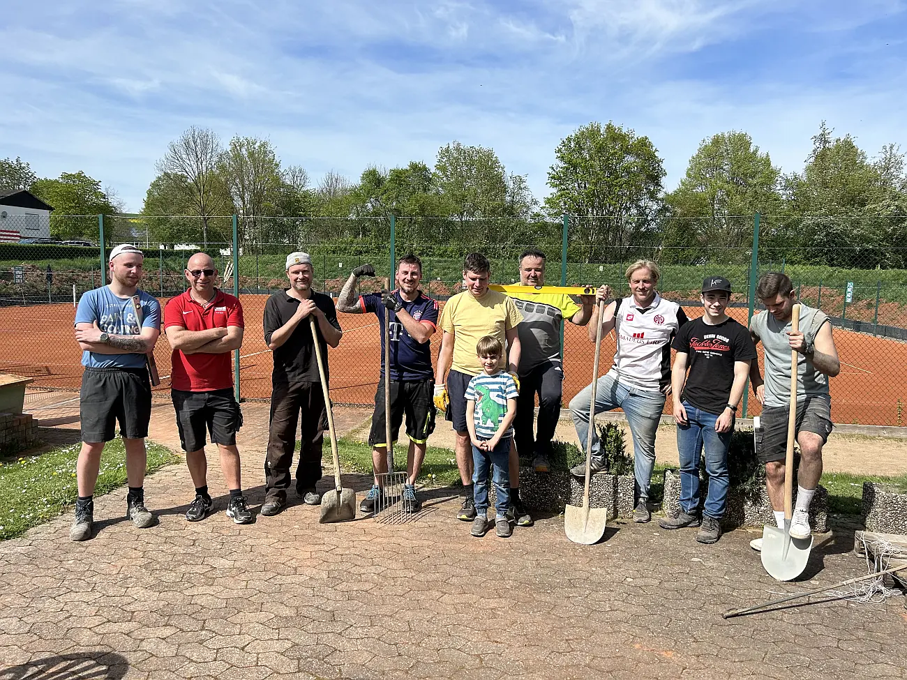 Viel ehrenamtliche Arbeit vor dem Start in die neue Saison Tennisabteilung des SC Niederzissen