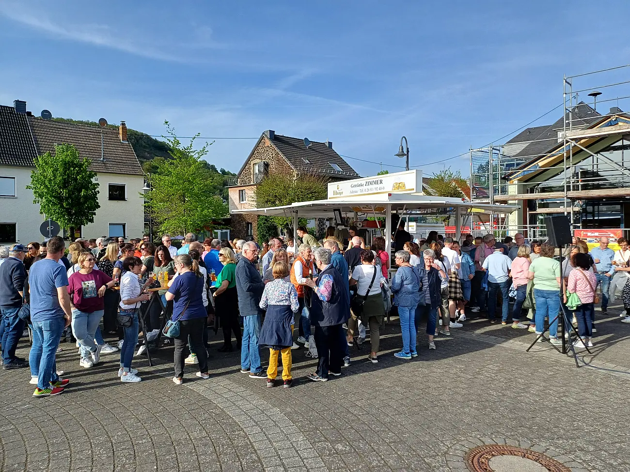 Maibaumstellen in Niederzissen mit gutem Resümee