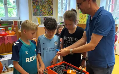 Schülerinnen und Schüler der Schulen Niederdürenbach und Wehr experimentieren mit Energie