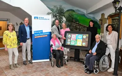 VR Bank RheinAhrEifel spendet CareTable für Seniorenzentrum Villa Romantica