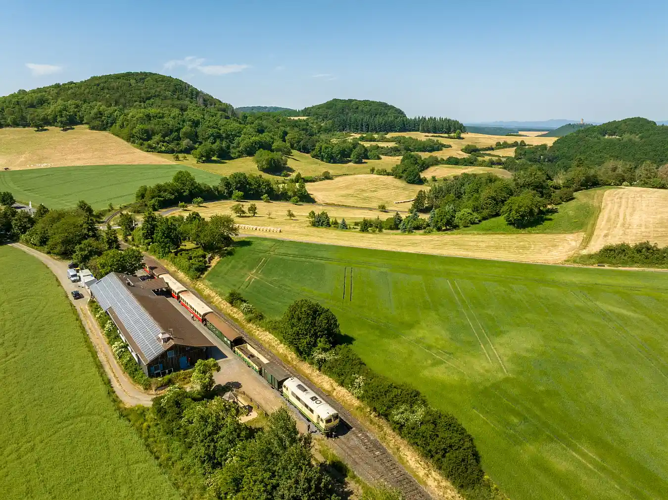 In den Sommermonaten fährt ein Freizeitbus durchs Brohltal und Region