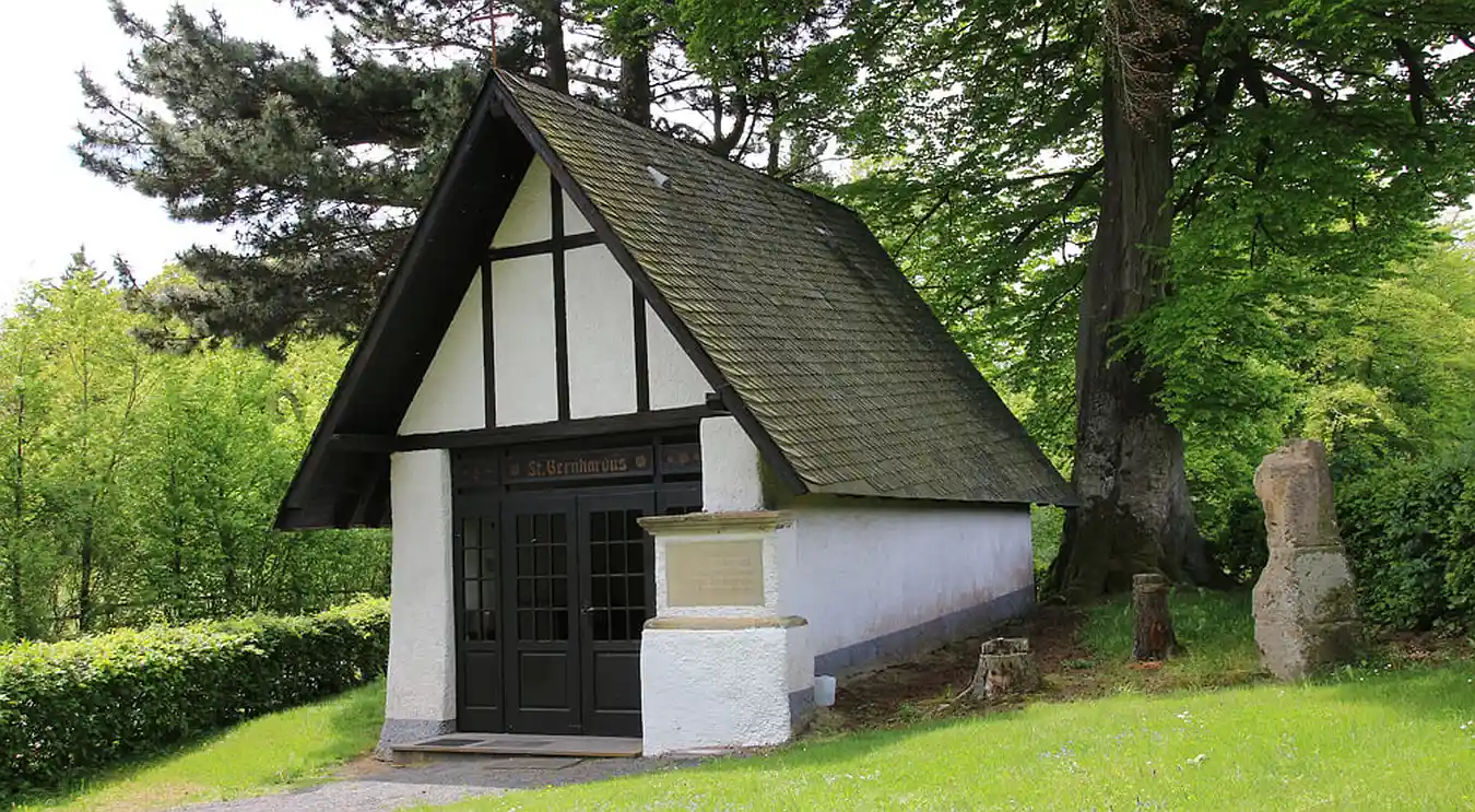 Von Vikaren / Pfarrern bis zur Bernharduskapelle in Kempenich Geschichte
