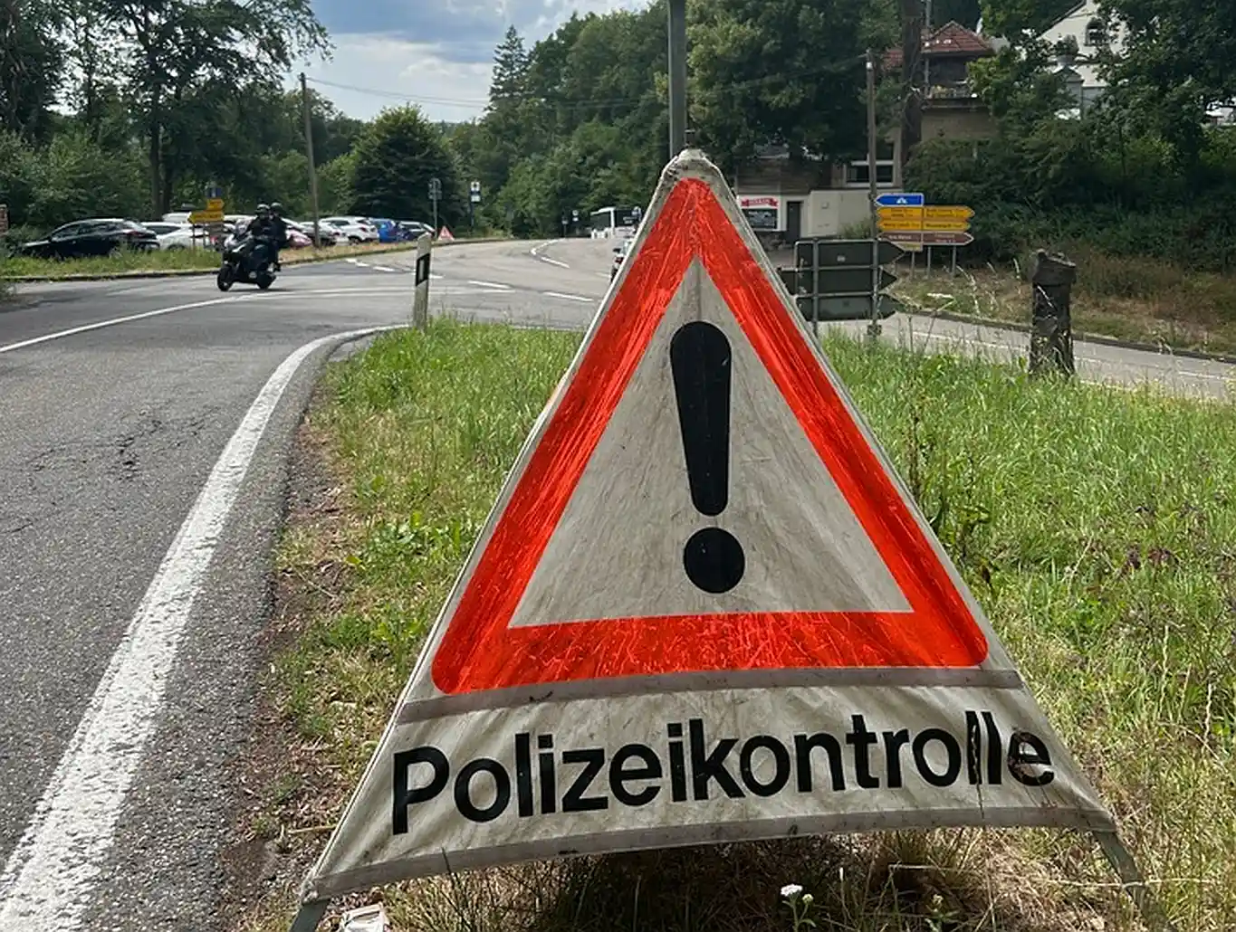 Andernacher Polizei kontrollierte 140 Motorräder am Laacher See bei Wassenach