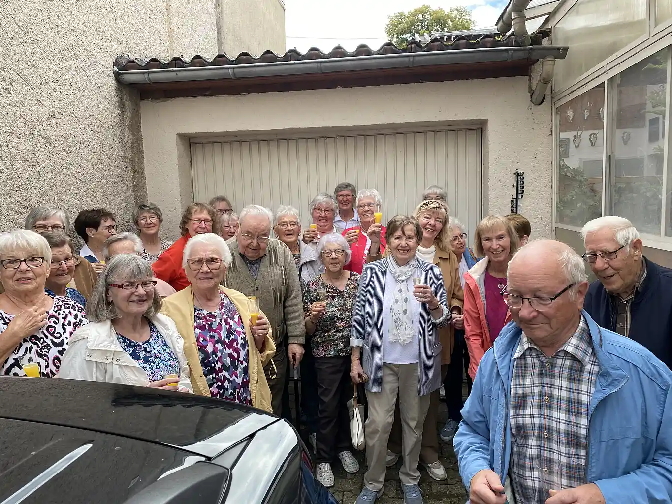 Fit im hohen Alter: DRK Seniorensportgruppe Wehr gratuliert Helmut Lenz zum 90. Geburtstag