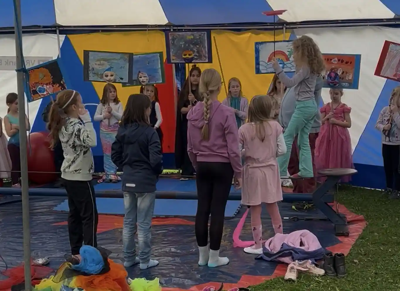 Kunst, Zirkus und Demokratie: Kinder gestalten ihre Ferien in Königsfeld selbst