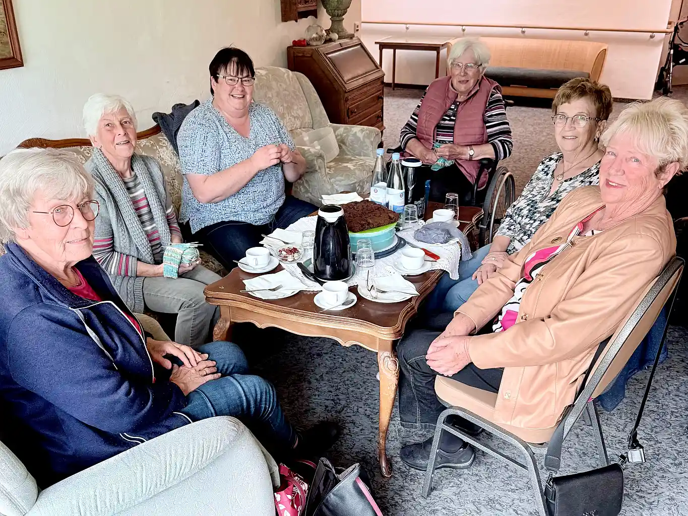 Landfrauen-Treff „Heiße Nadeln“ in der Villa Romantica
