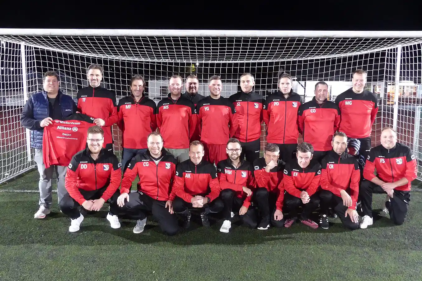 Neue Sportkleidung für die Alten Herren des SC Niederzissen vorgestellt