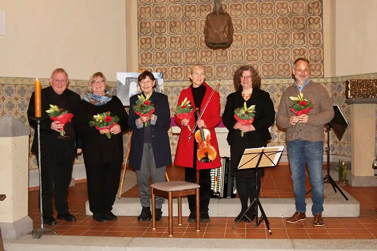 „Wort und Musik“ zum 2. Advent: Oberlützinge Kirche war bis auf den letzten Platz gefüllt „Wort und Musik“ zum 2. Advent: Oberlützinge Kirche war bis auf den letzten Platz gefüllt