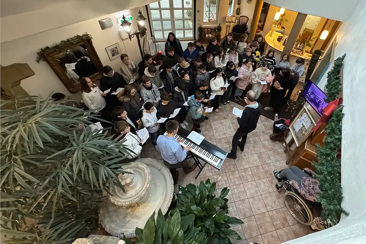 Schülern der Brohltalschule besuchten Villa Romantica Niederzissen