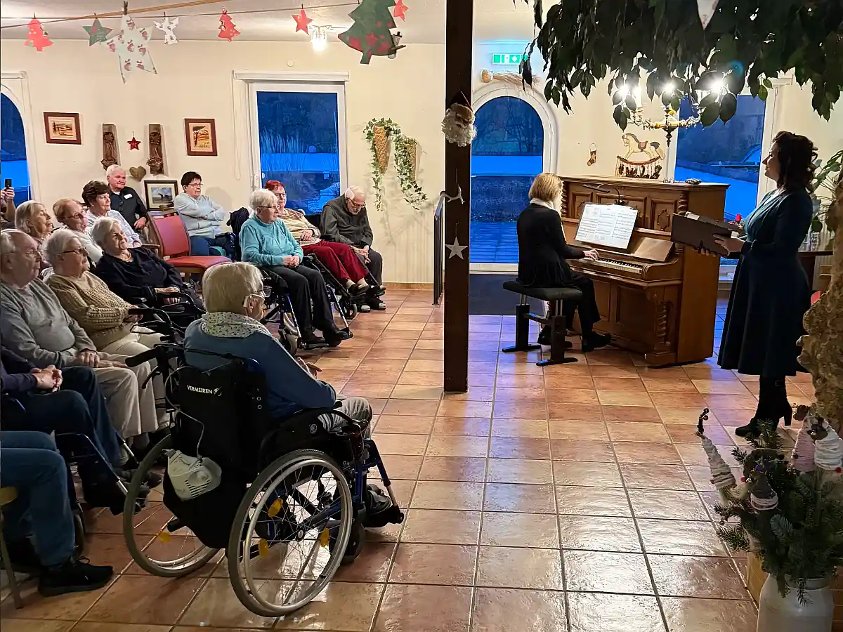 Festliches Weihnachtskonzert verzaubert Villa Romantica in Niederzissen