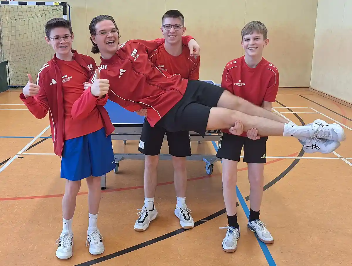 Zissener Tischtennis-Teams auf Erfolgskurs: U19  sichern Tabellenführungen