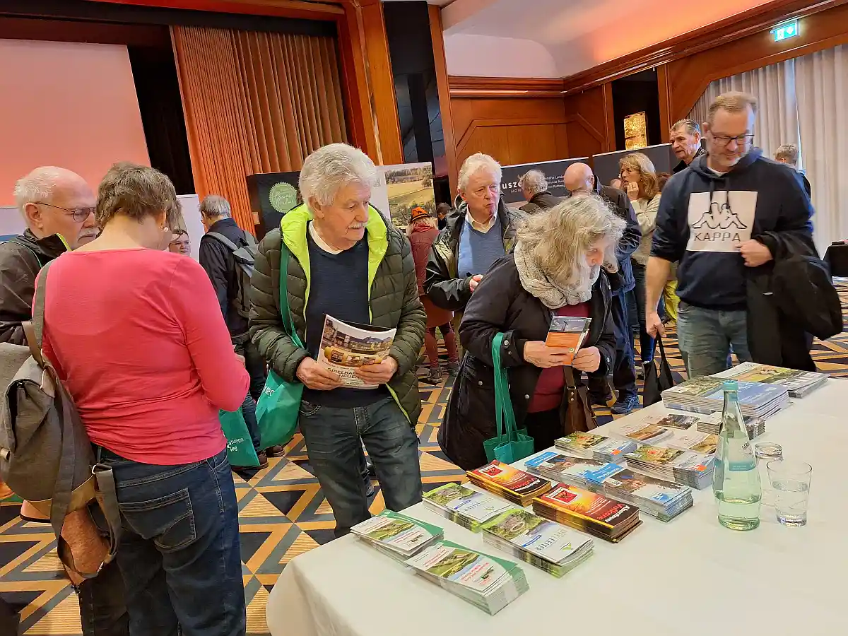Vulkanregion Laacher See präsentiert sich erfolgreich auf der WanderArt in Königswinter