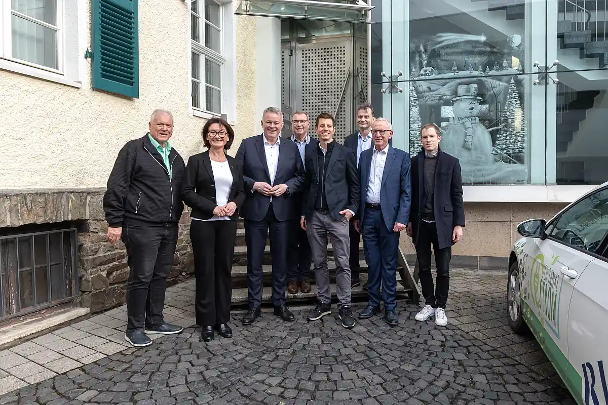 Bürokratie abbauen: Schnieder und Schneider besuchten Rhodius in Burgbrohl