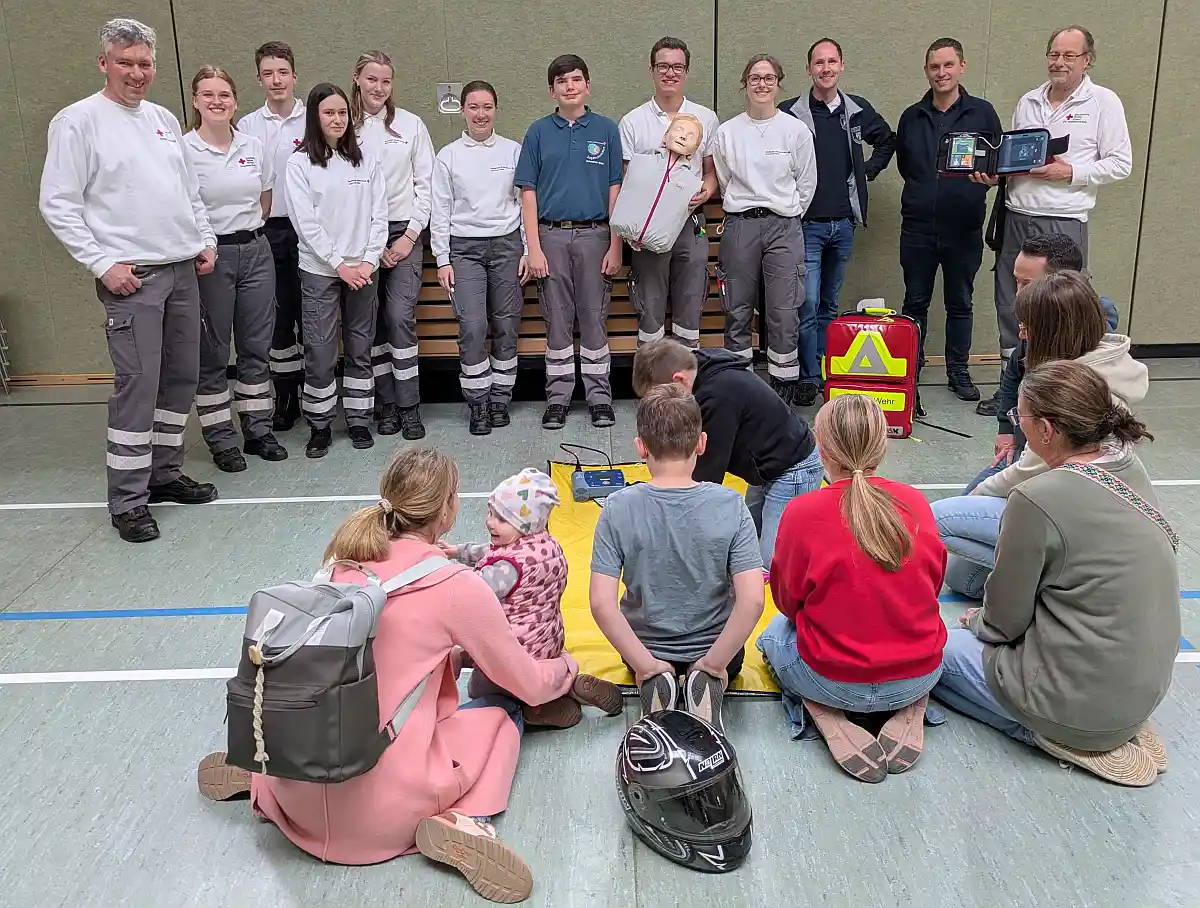 Vom Helm abnehmen bis zur Reanimation: Wassenach probt den Notfall