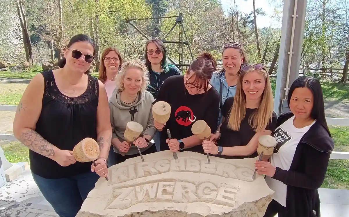 Erzieherinnen der Kita Kirchbergzwerge zu Gast beim Steinhauerverein