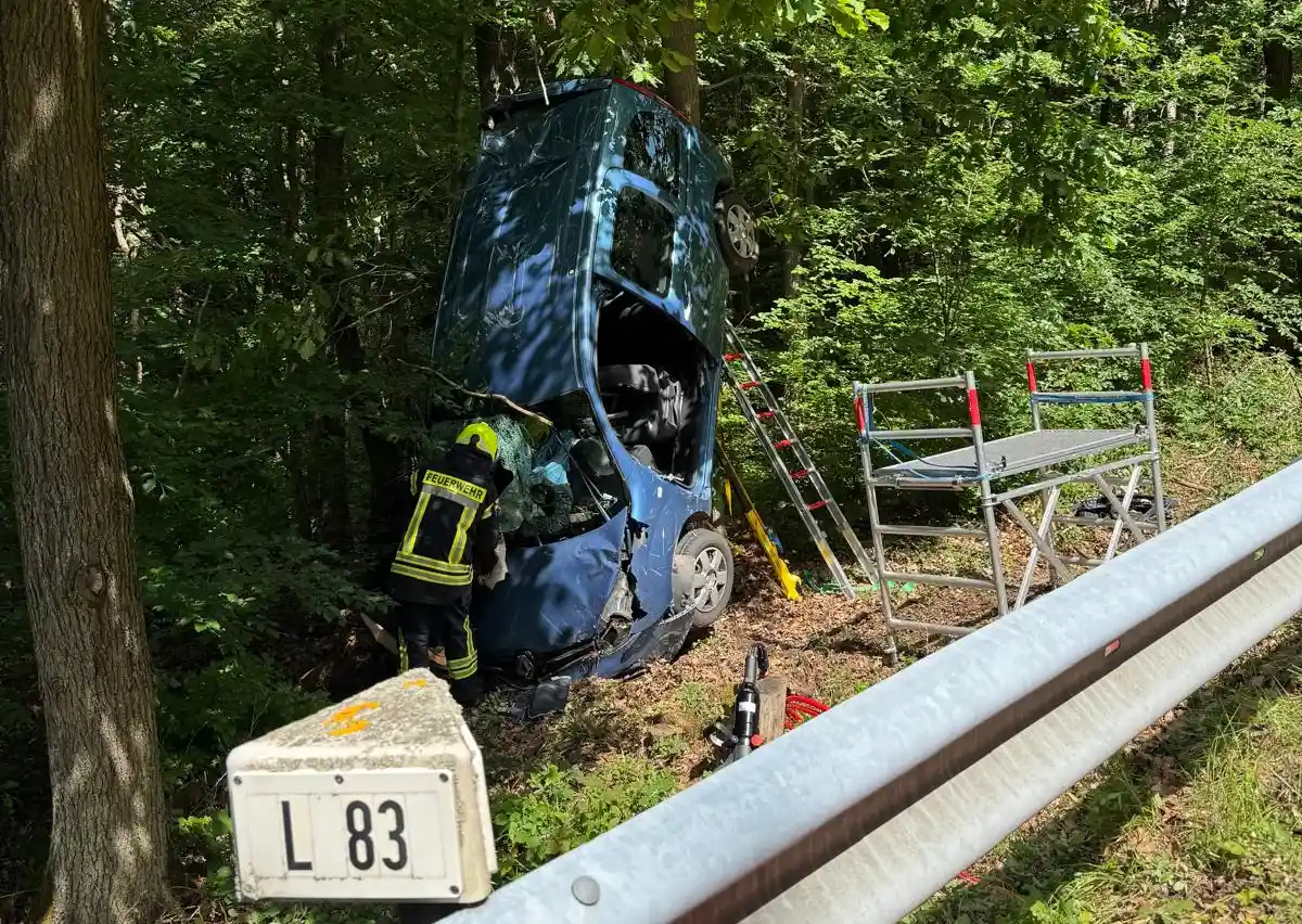 Autofahrerin stirbt nach Unfall auf der L83 zwischen Königsfeld und Bad Neuenahr